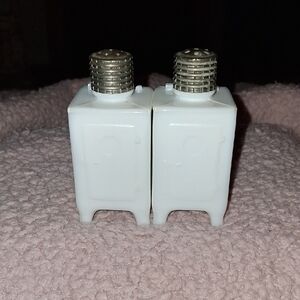 White Salt and Pepper Shaker Set